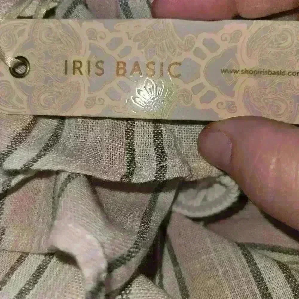 Iris Womans Top Size M - Picture 8 of 9